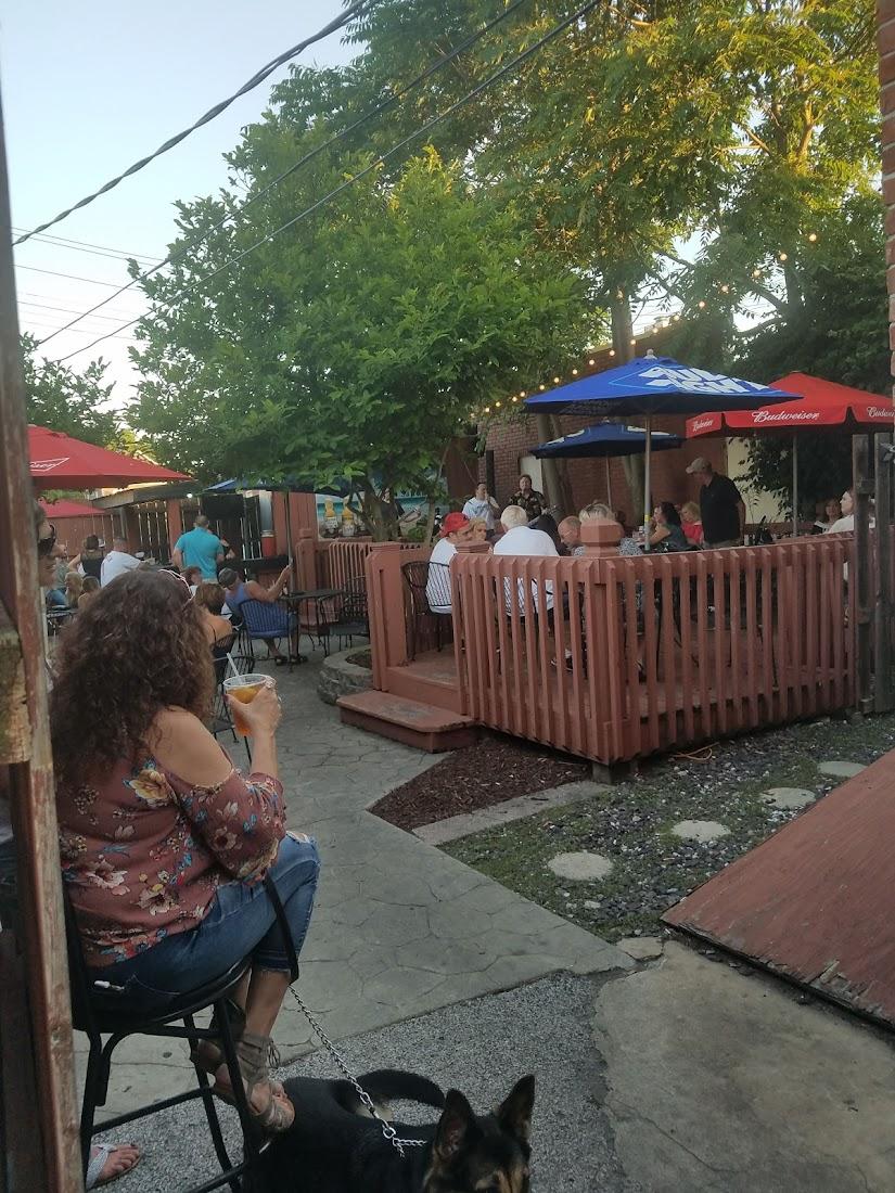 Hurricanes Bar & Grill Gallery Image 5